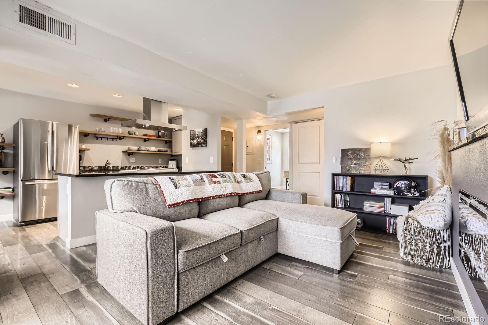 MLS Image #6 for 3141 s tamarac drive,denver, Colorado