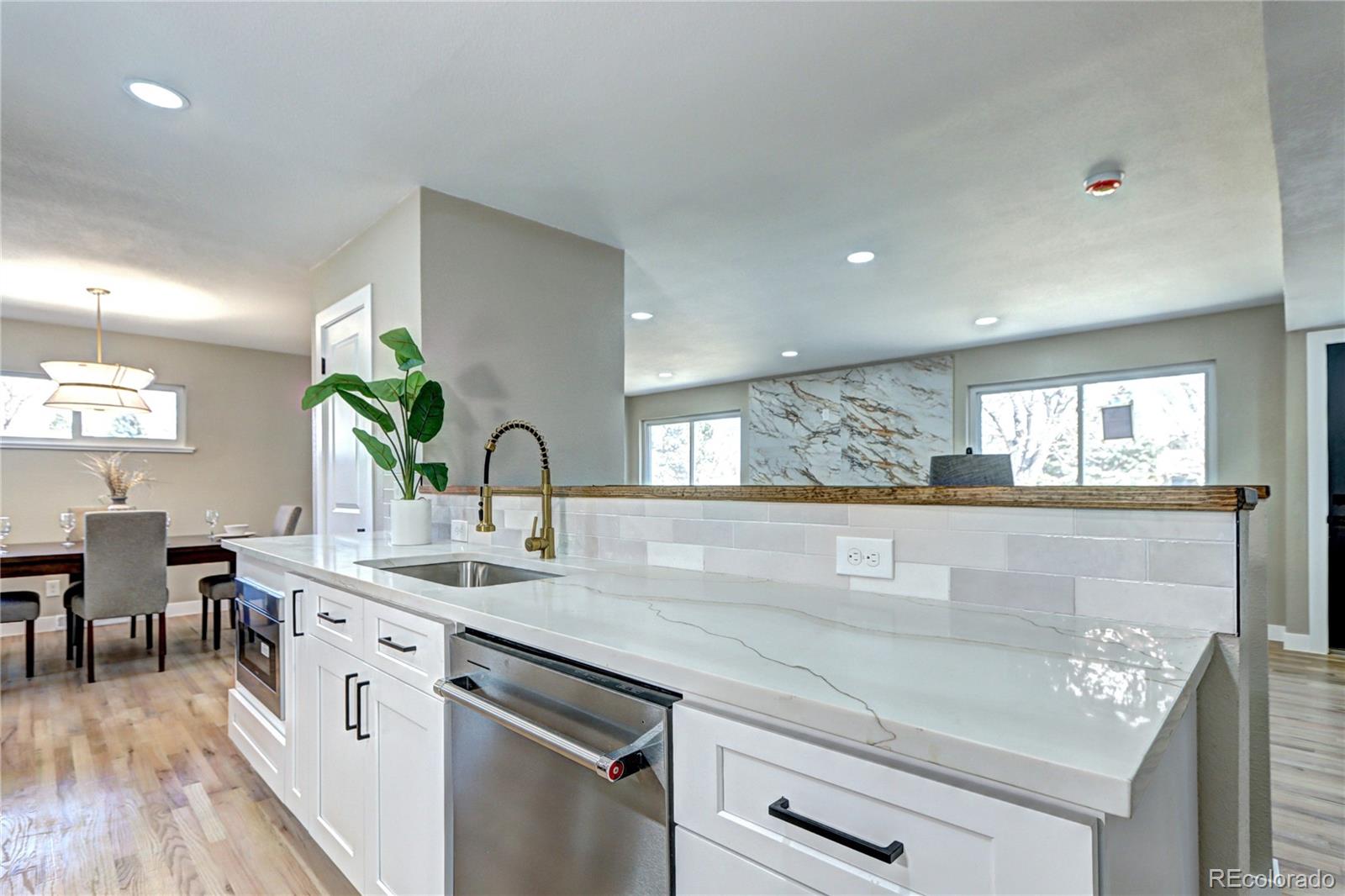 MLS Image #18 for 507 s pontiac way,denver, Colorado