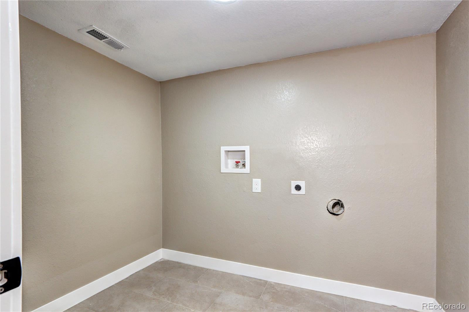 MLS Image #29 for 507 s pontiac way,denver, Colorado
