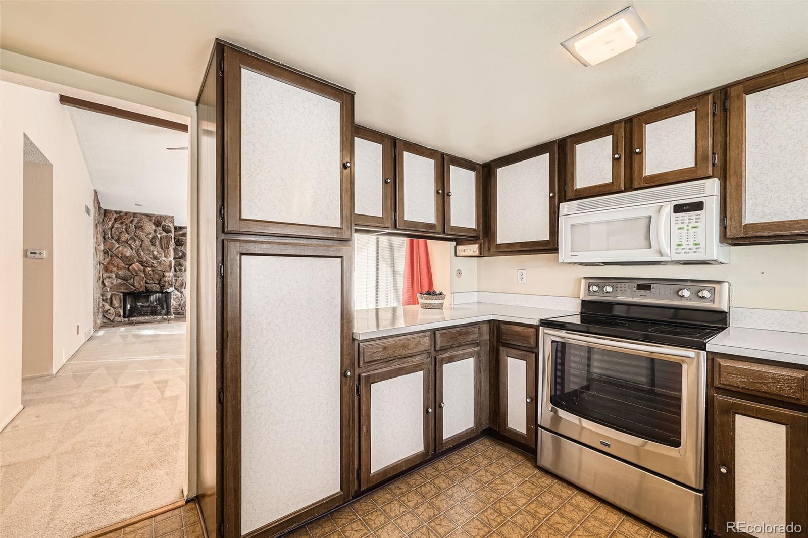 MLS Image #3 for 16036 e ithaca place,aurora, Colorado