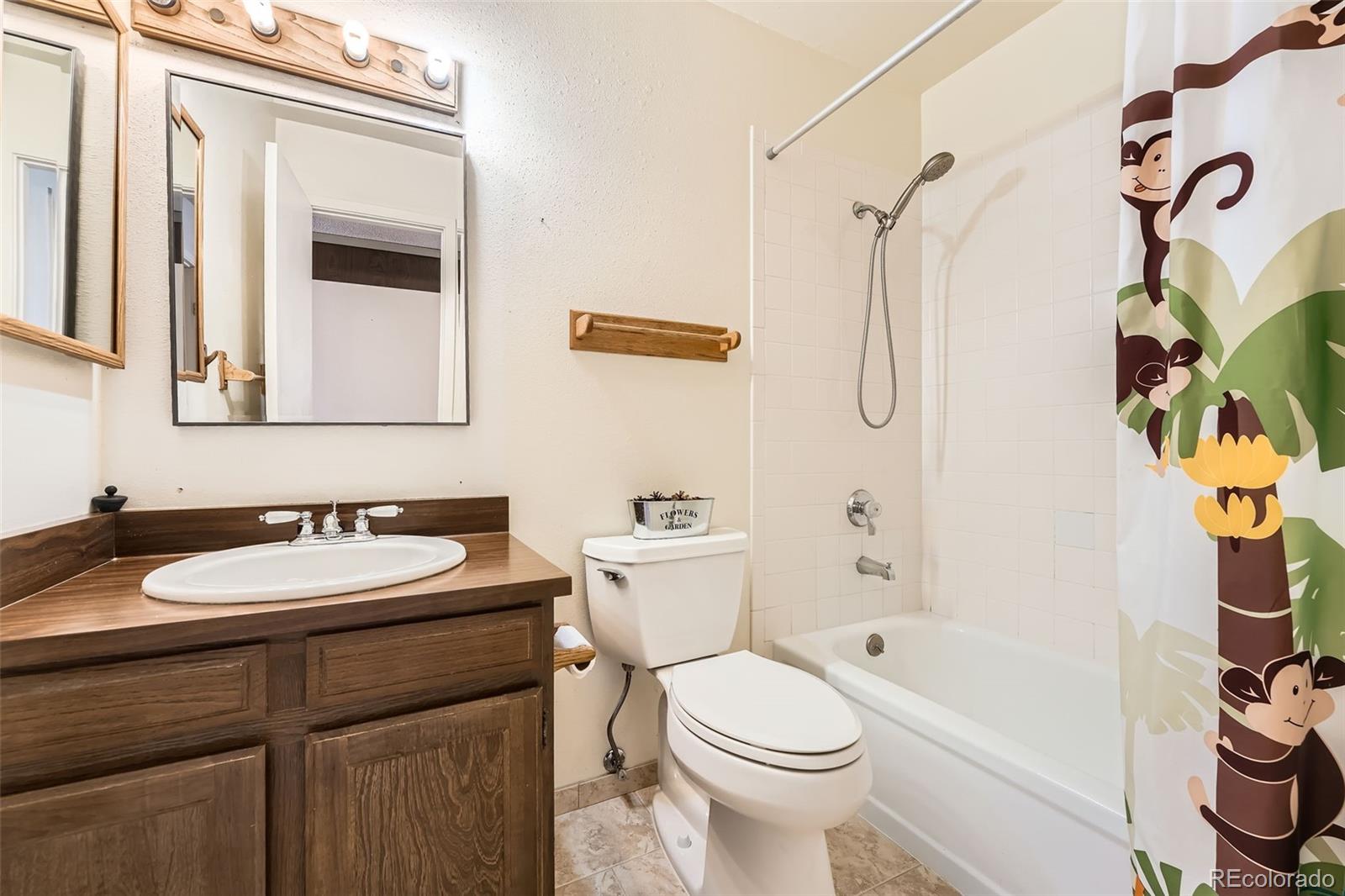 MLS Image #8 for 16036 e ithaca place,aurora, Colorado