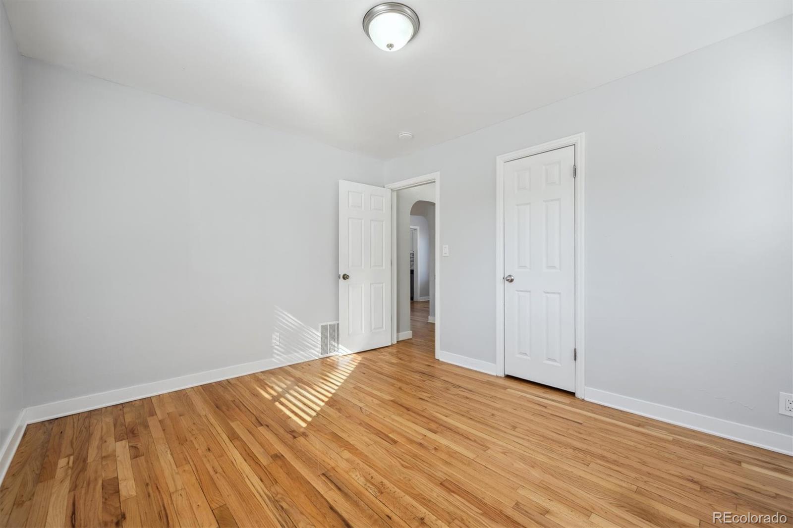 MLS Image #16 for 1934  macon street,aurora, Colorado