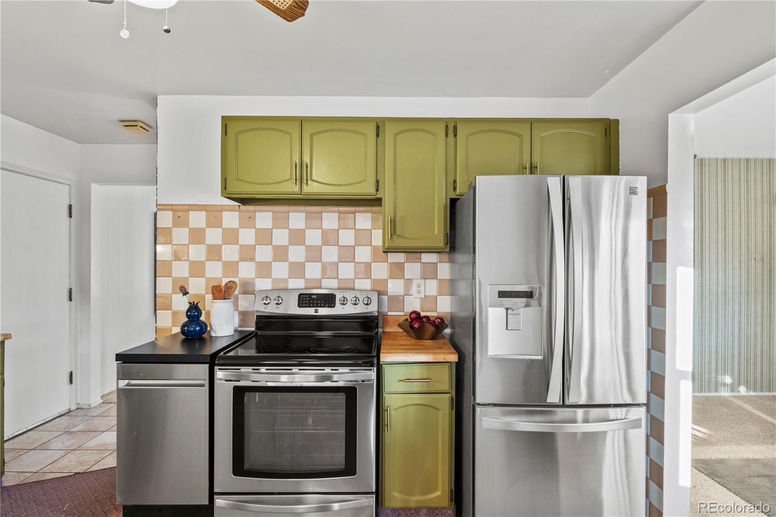 MLS Image #16 for 2909 s zurich court,denver, Colorado