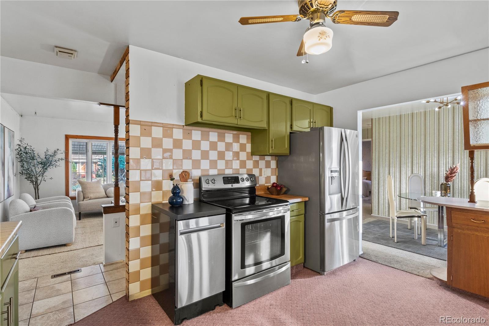 MLS Image #17 for 2909 s zurich court,denver, Colorado