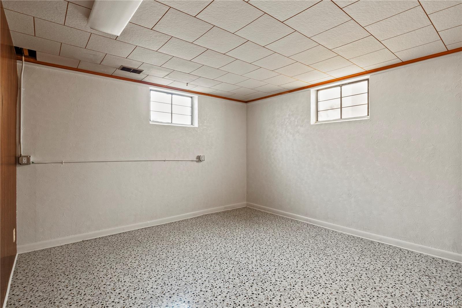 MLS Image #37 for 2909 s zurich court,denver, Colorado