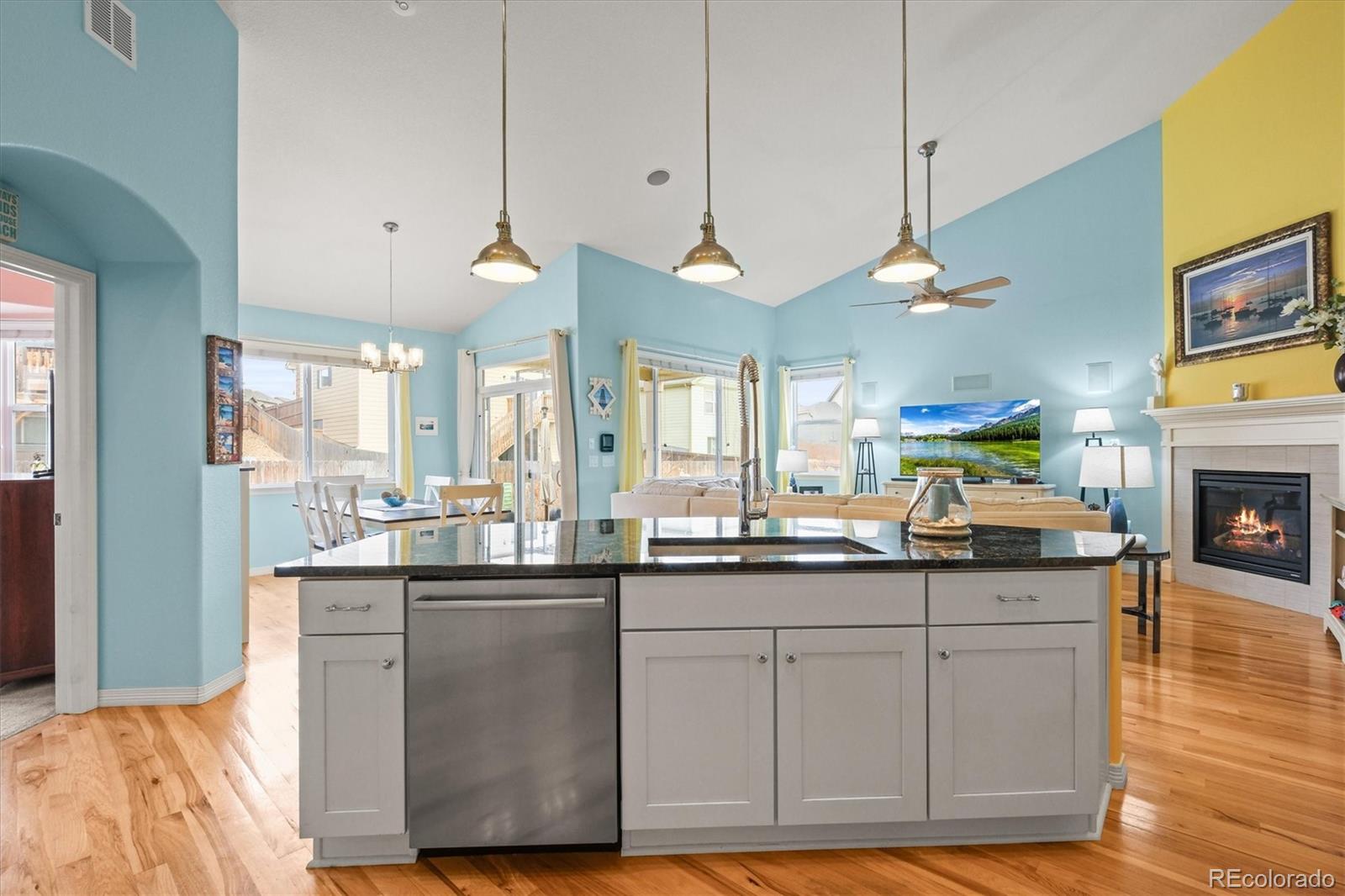 MLS Image #7 for 10256  olathe way,commerce city, Colorado
