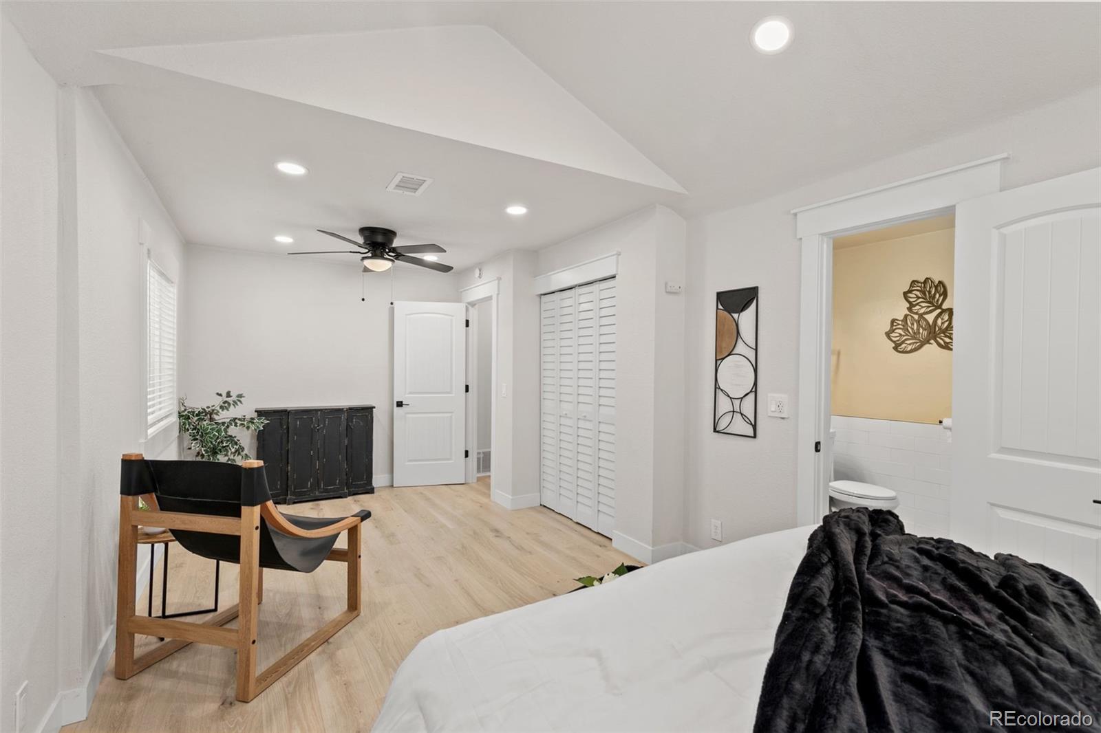 MLS Image #12 for 1981 s knox court,denver, Colorado