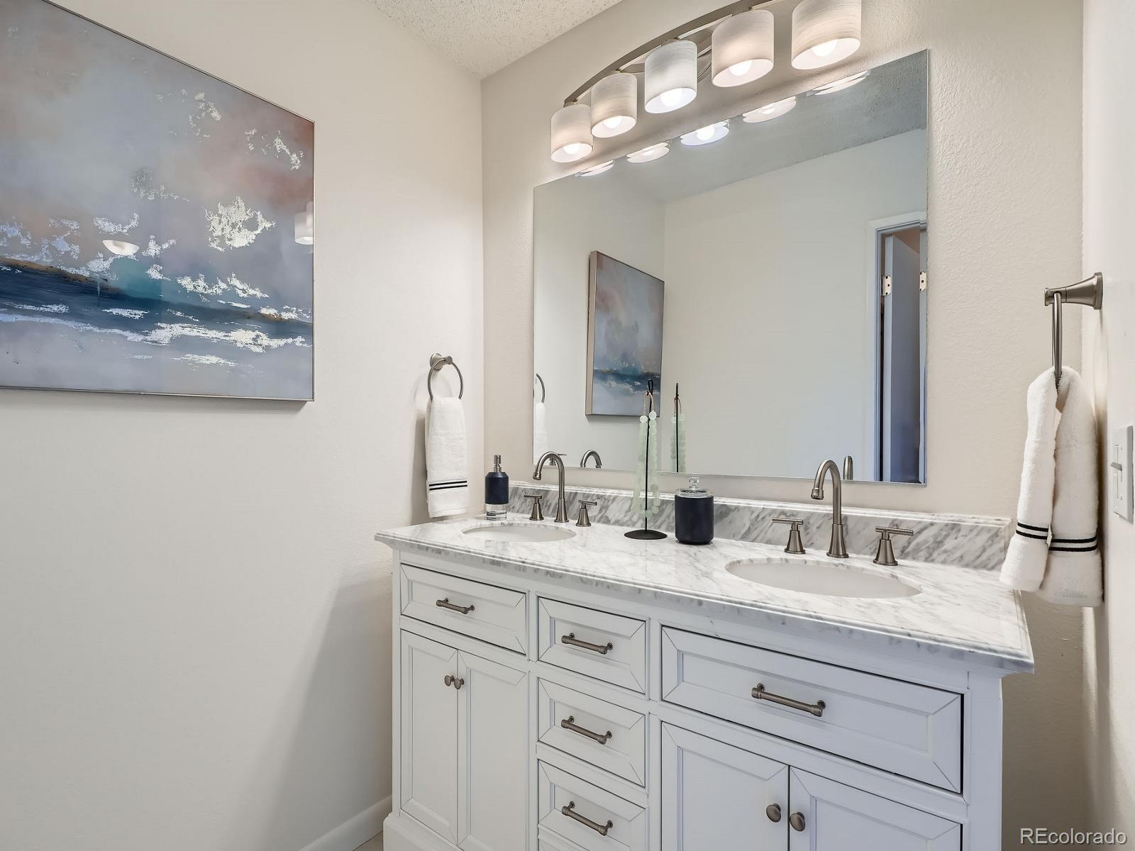 MLS Image #10 for 9057 e oxford drive,denver, Colorado