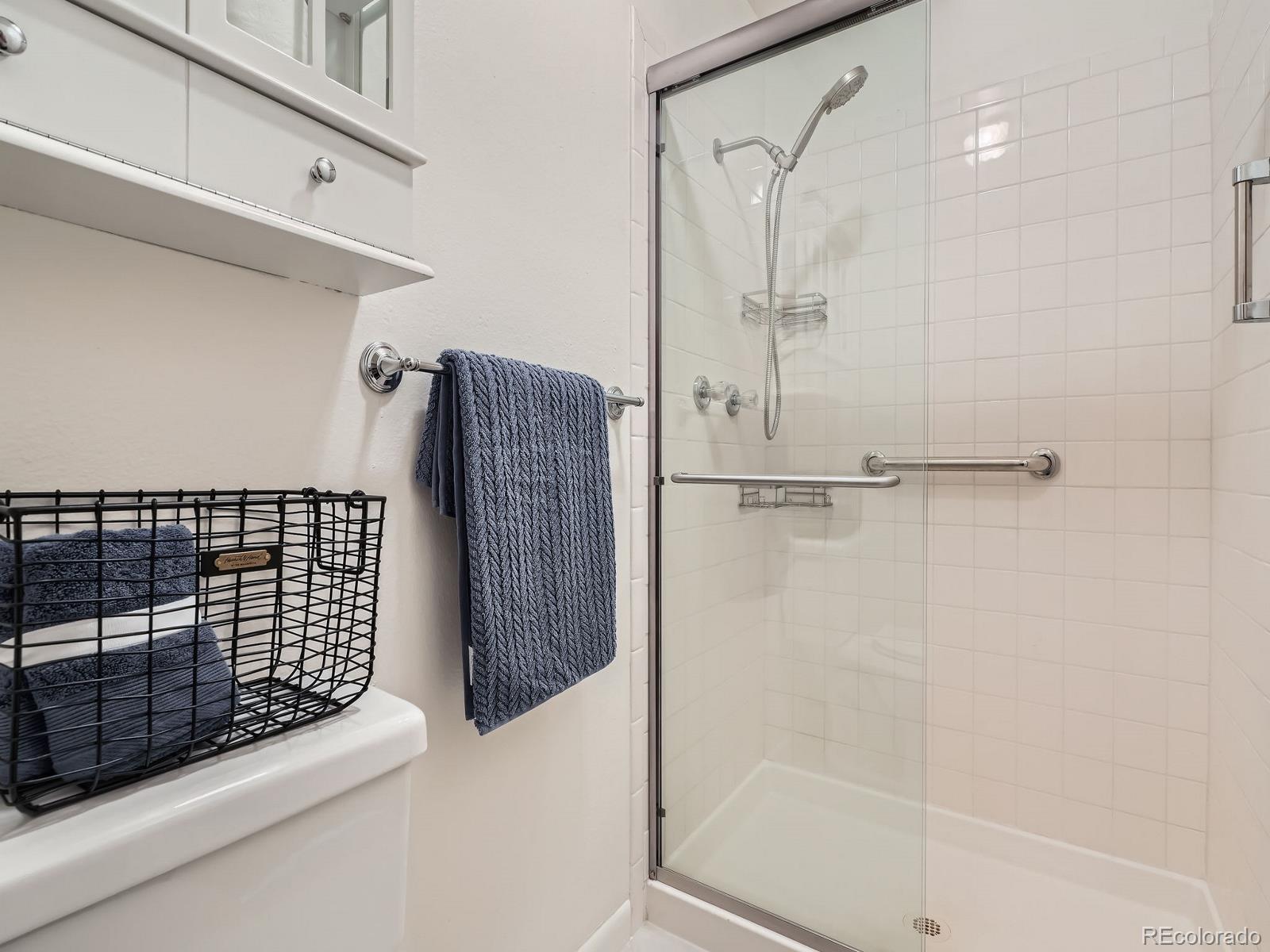 MLS Image #11 for 9057 e oxford drive,denver, Colorado