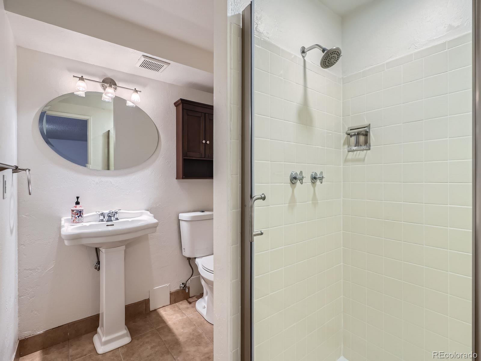 MLS Image #17 for 9057 e oxford drive,denver, Colorado
