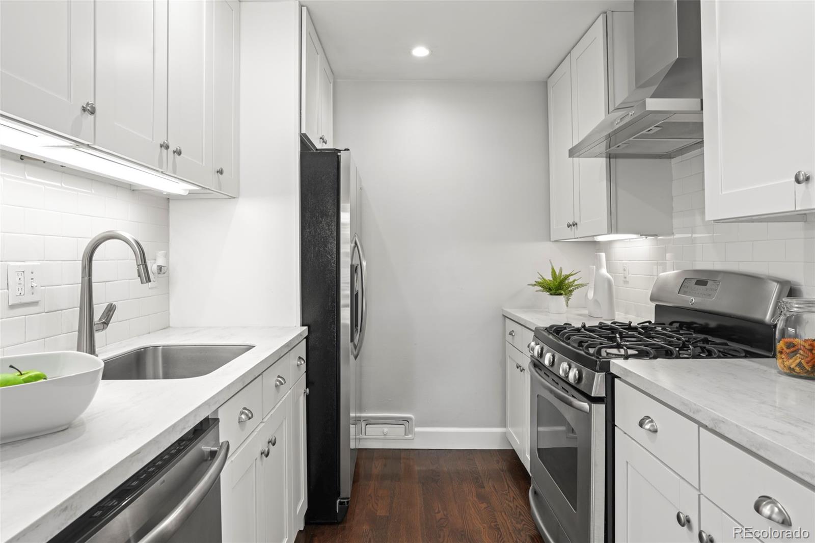 MLS Image #4 for 1360 s hudson street,denver, Colorado