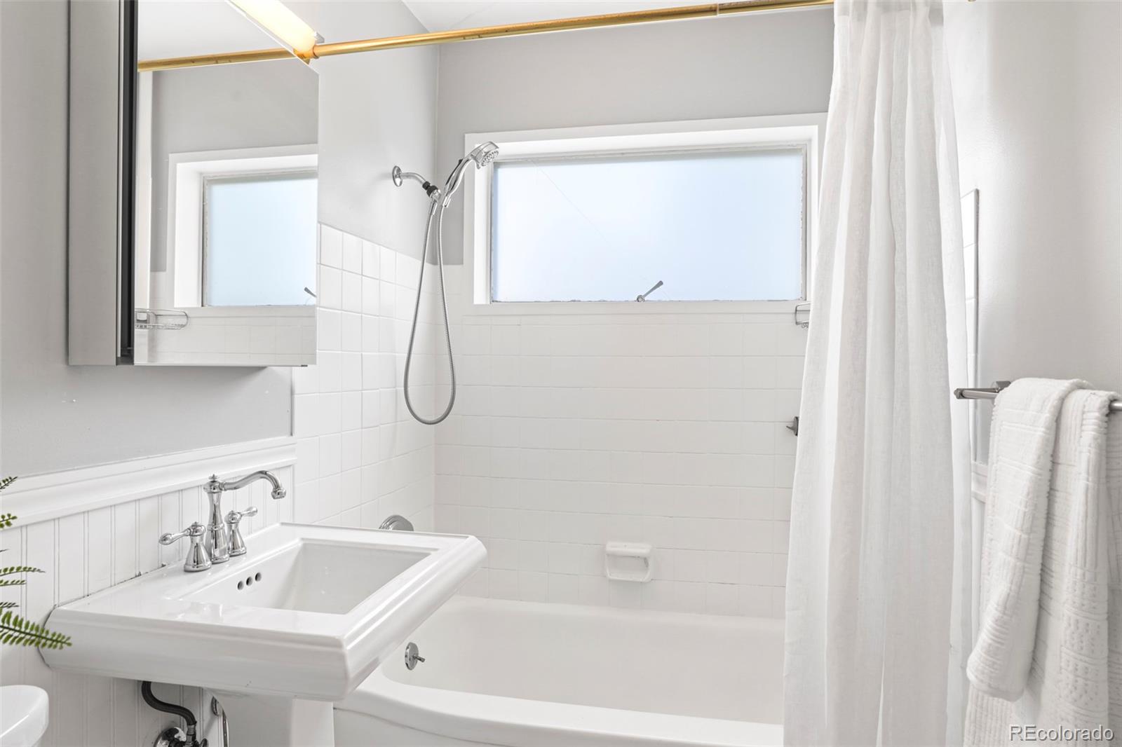 MLS Image #9 for 1360 s hudson street,denver, Colorado