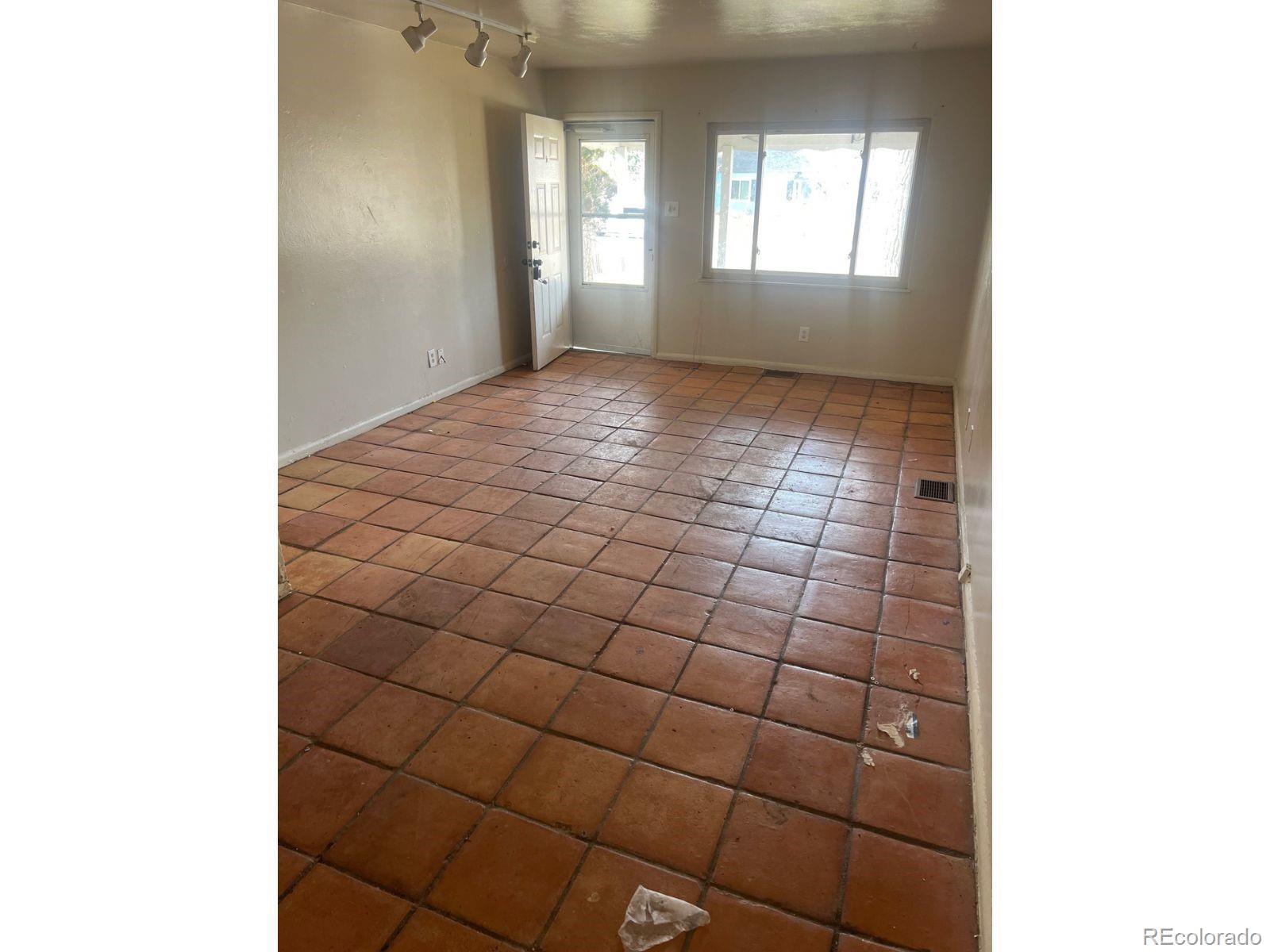 MLS Image #13 for 2922 s cherry way,denver, Colorado