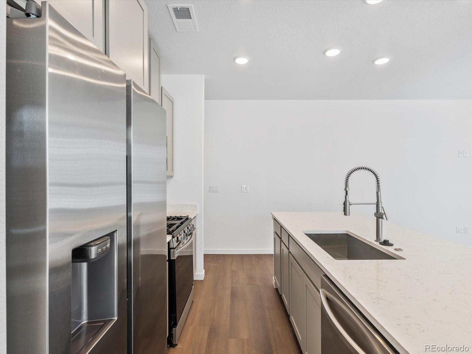 MLS Image #9 for 2036 s holly street 4,denver, Colorado