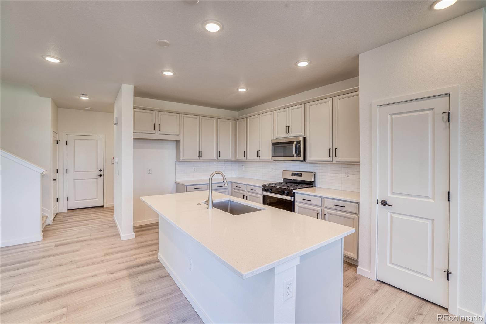 MLS Image #2 for 8635  hotchkiss street,littleton, Colorado