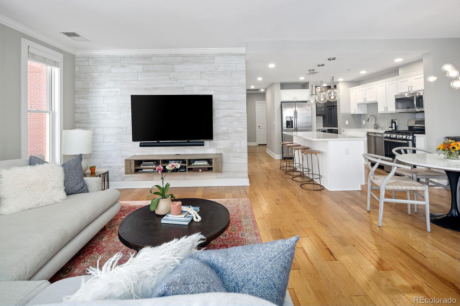 MLS Image #13 for 1631 n emerson street,denver, Colorado