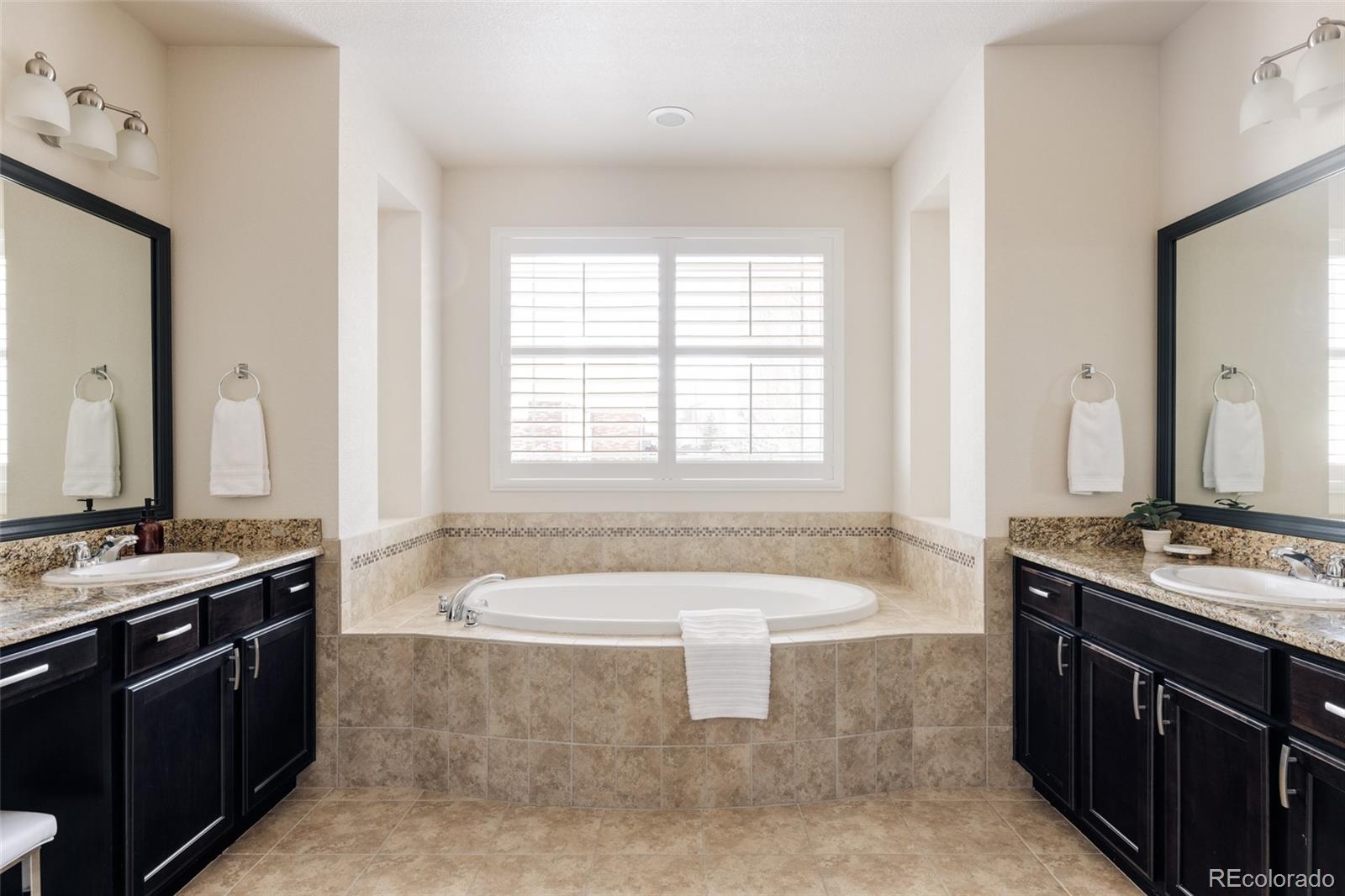 MLS Image #19 for 27274 e lakeview place,aurora, Colorado