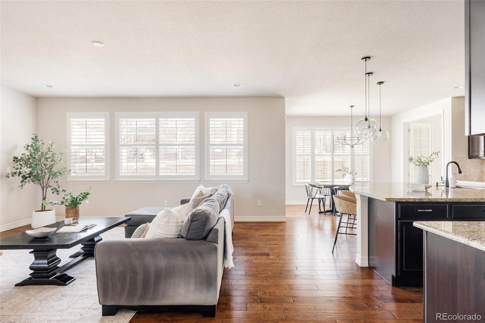 MLS Image #2 for 27274 e lakeview place,aurora, Colorado