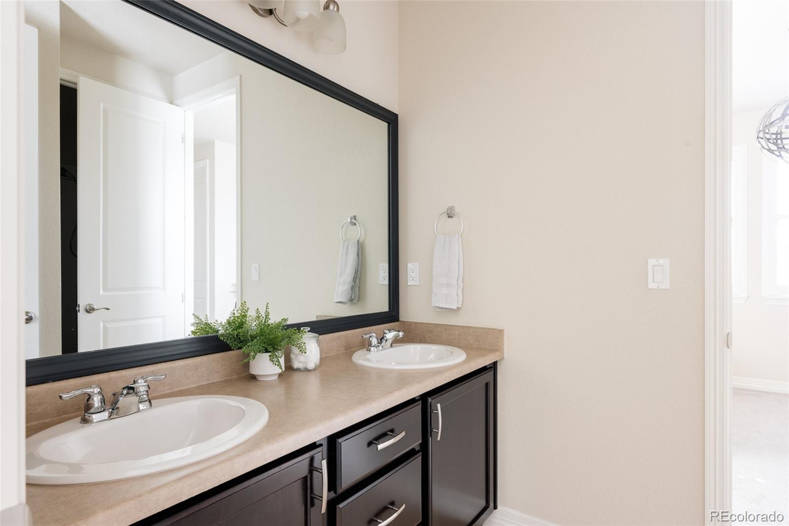 MLS Image #20 for 27274 e lakeview place,aurora, Colorado