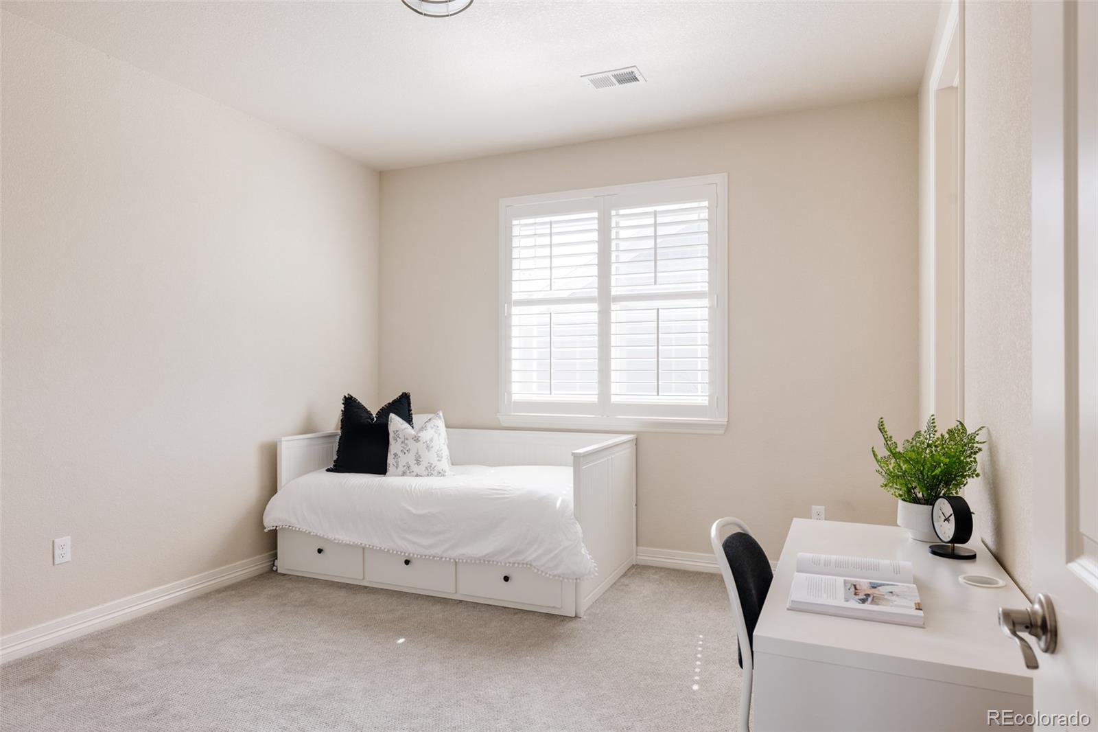 MLS Image #23 for 27274 e lakeview place,aurora, Colorado
