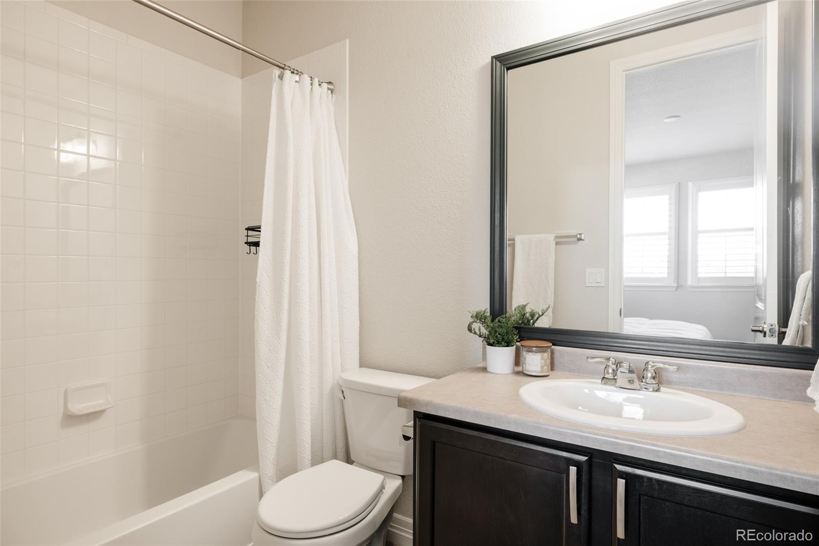MLS Image #28 for 27274 e lakeview place,aurora, Colorado