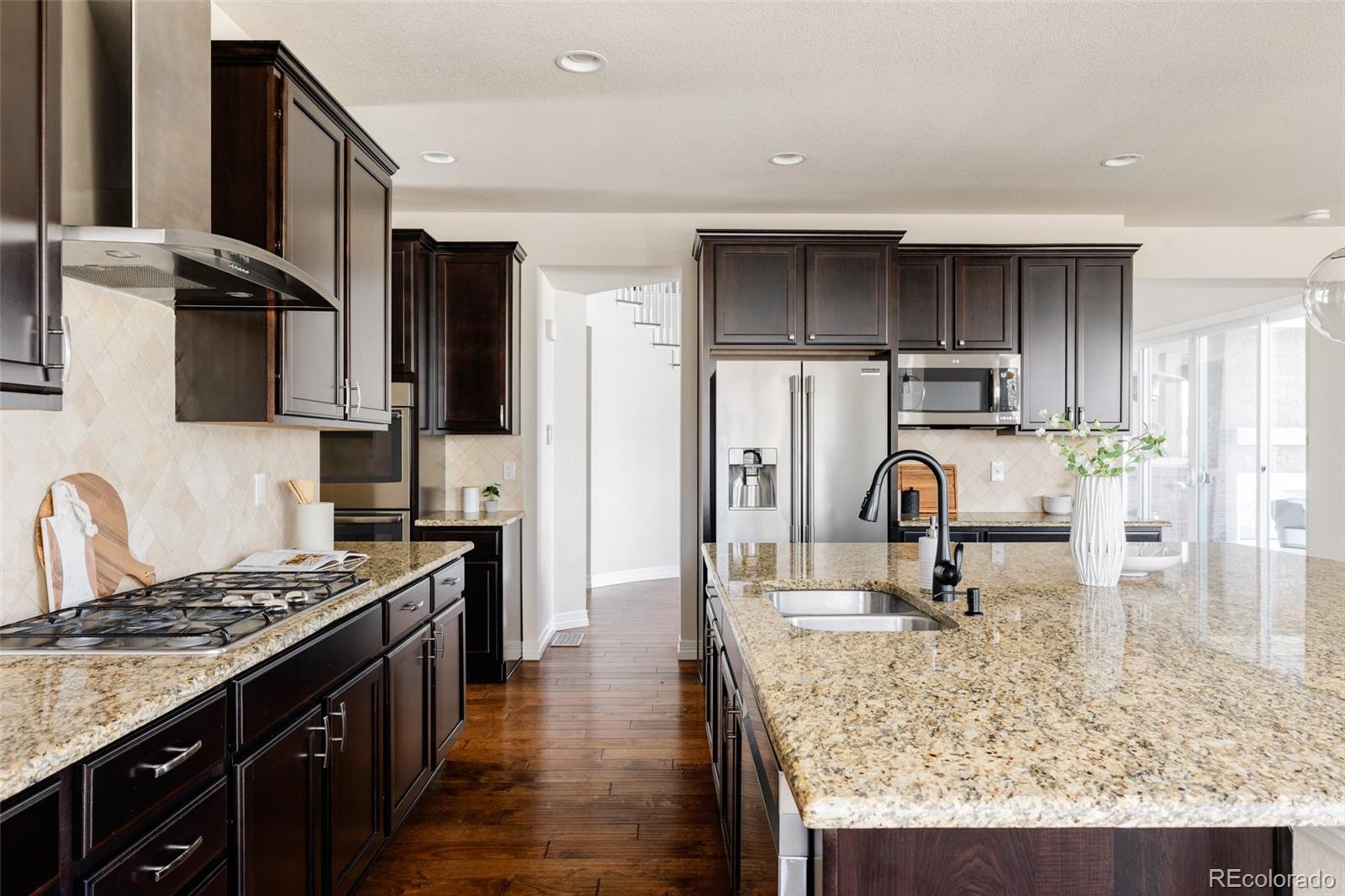 MLS Image #4 for 27274 e lakeview place,aurora, Colorado