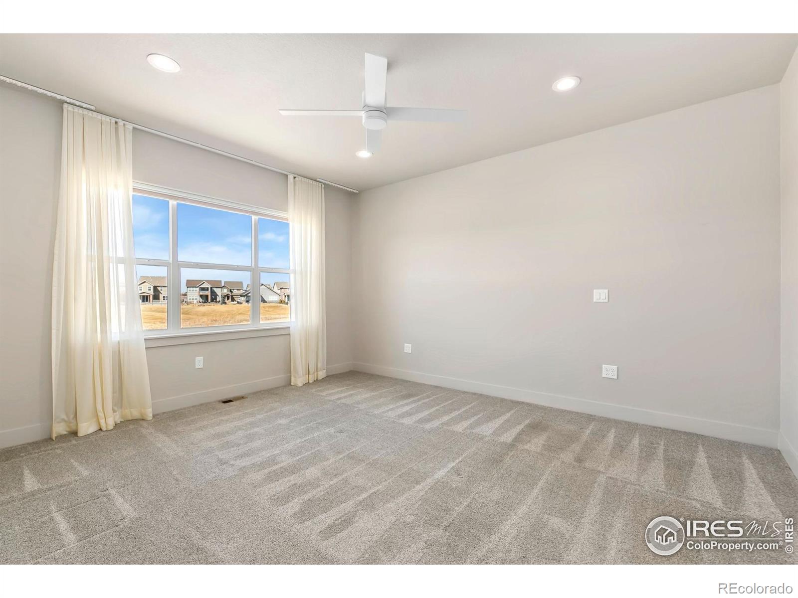 MLS Image #16 for 1944  tidewater lane,windsor, Colorado