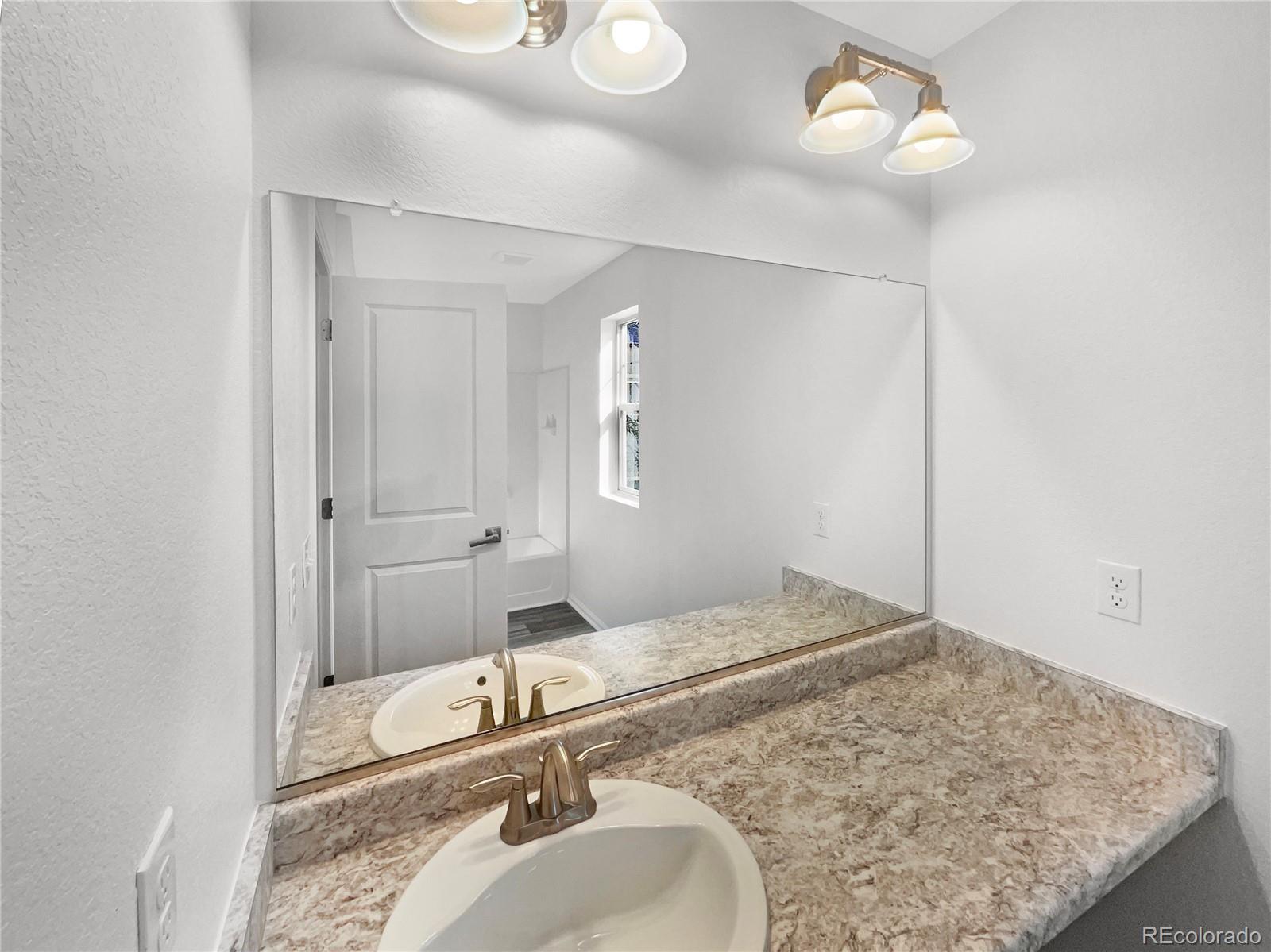 MLS Image #17 for 4940  akron street,denver, Colorado