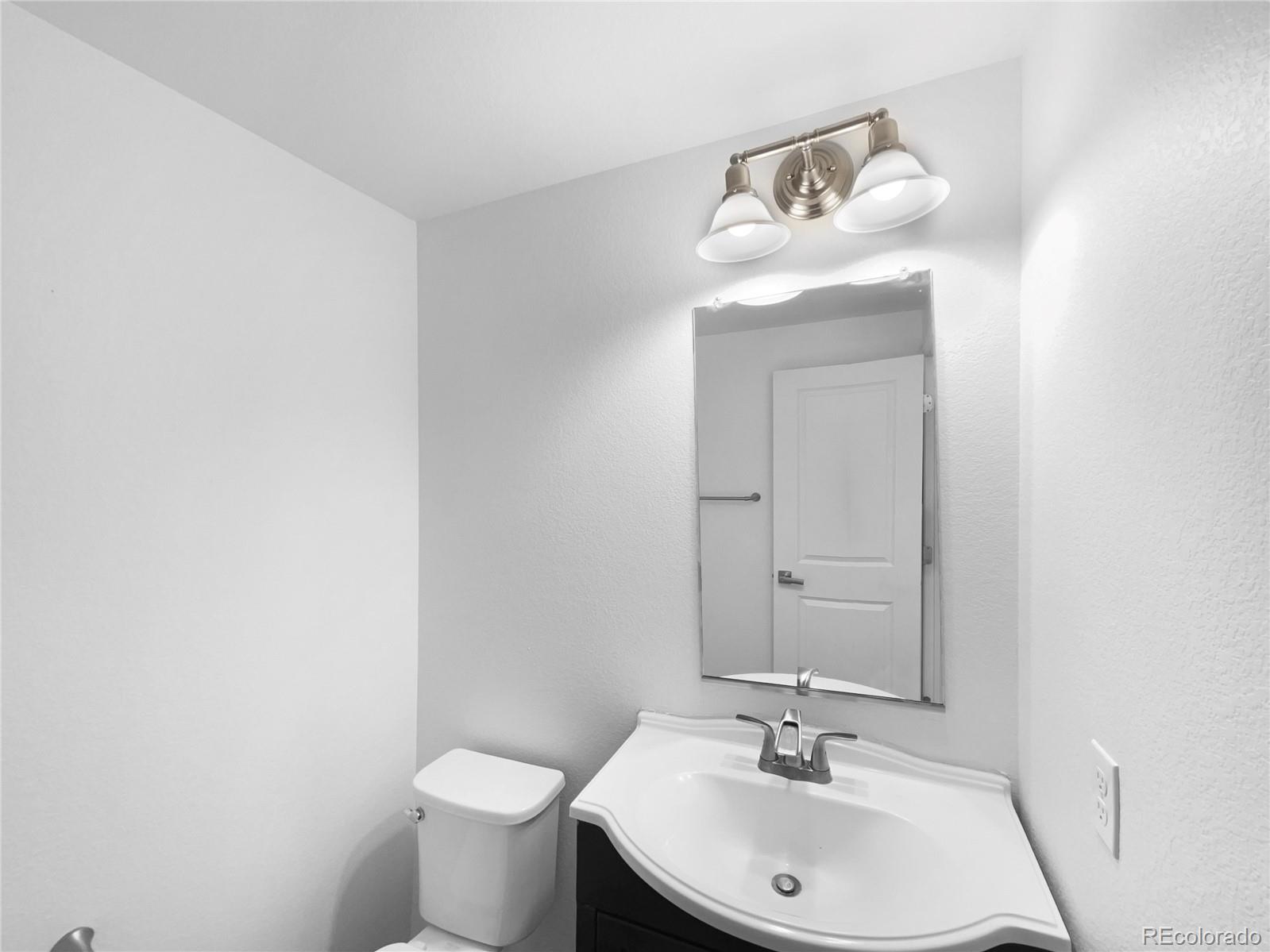 MLS Image #8 for 4940  akron street,denver, Colorado