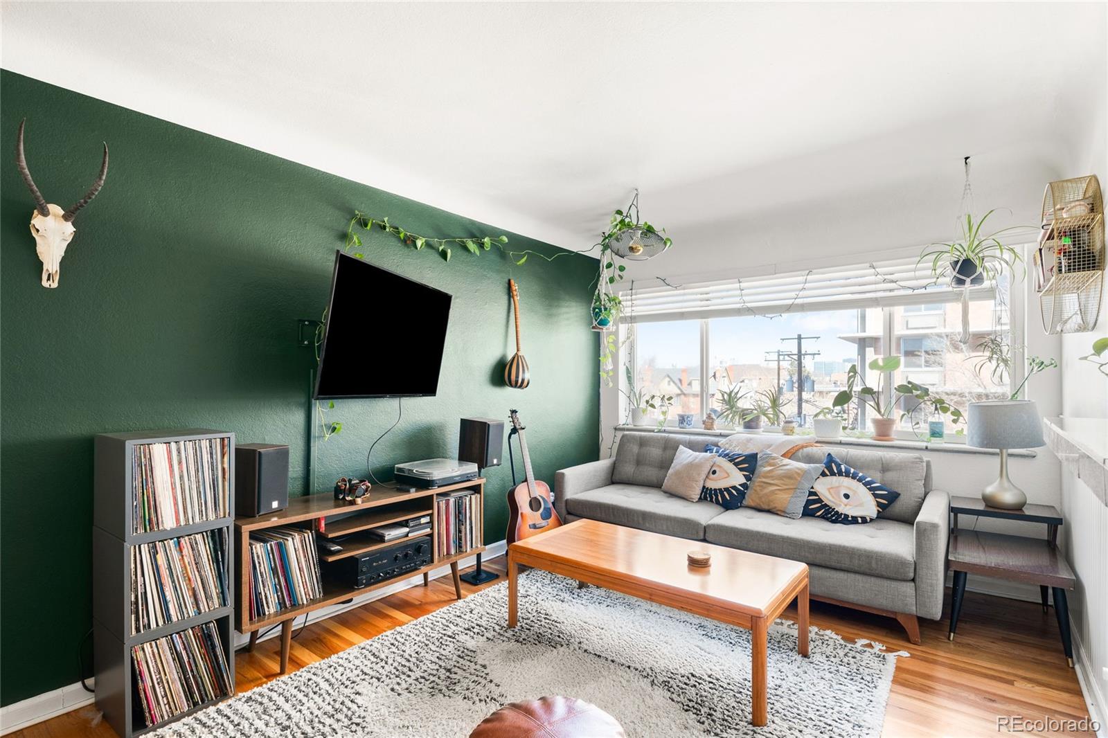 MLS Image #4 for 85 n grant street,denver, Colorado