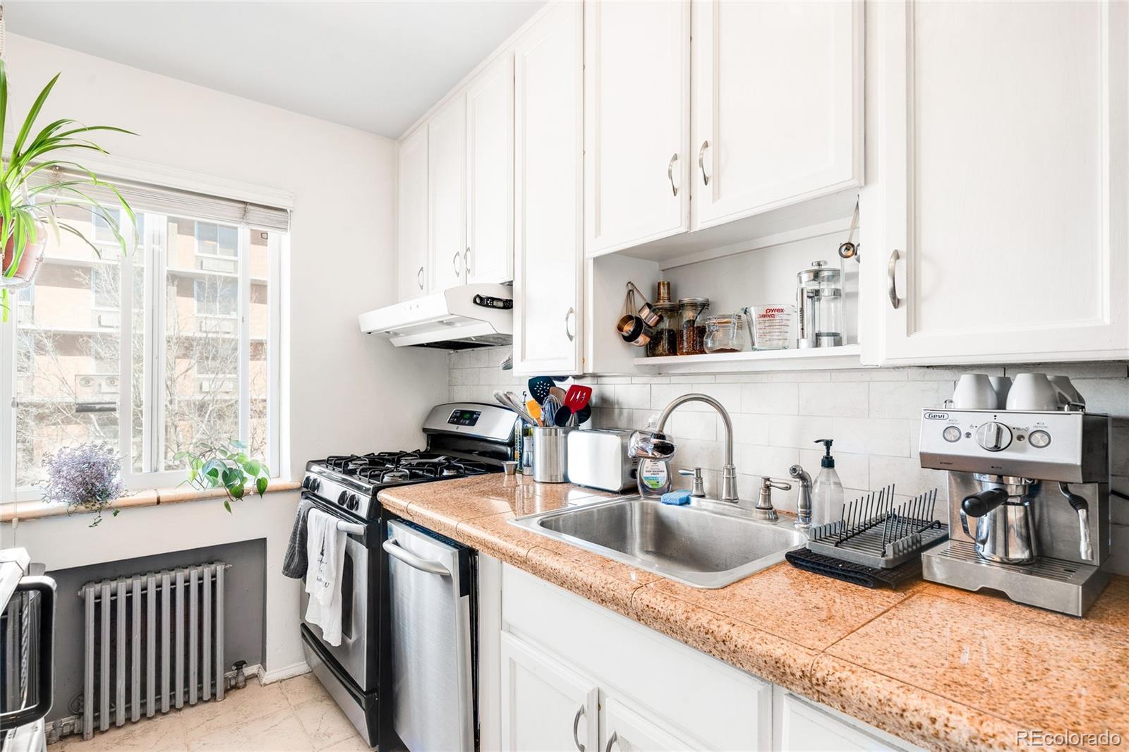 MLS Image #8 for 85 n grant street,denver, Colorado