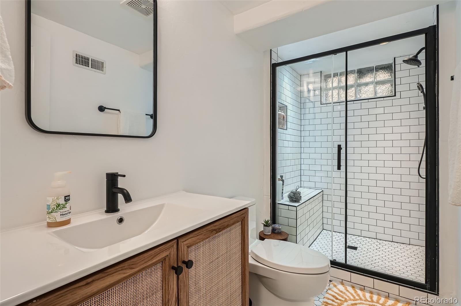 MLS Image #19 for 2 n jasmine street,denver, Colorado
