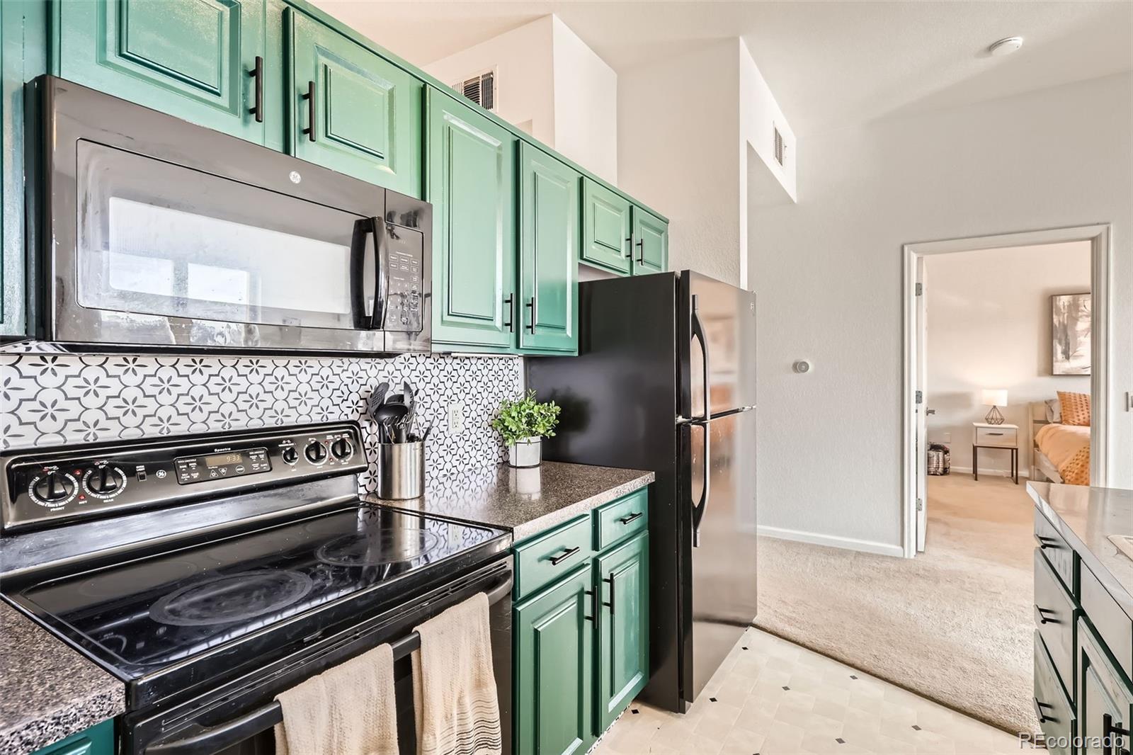 MLS Image #7 for 15475  andrews drive,denver, Colorado