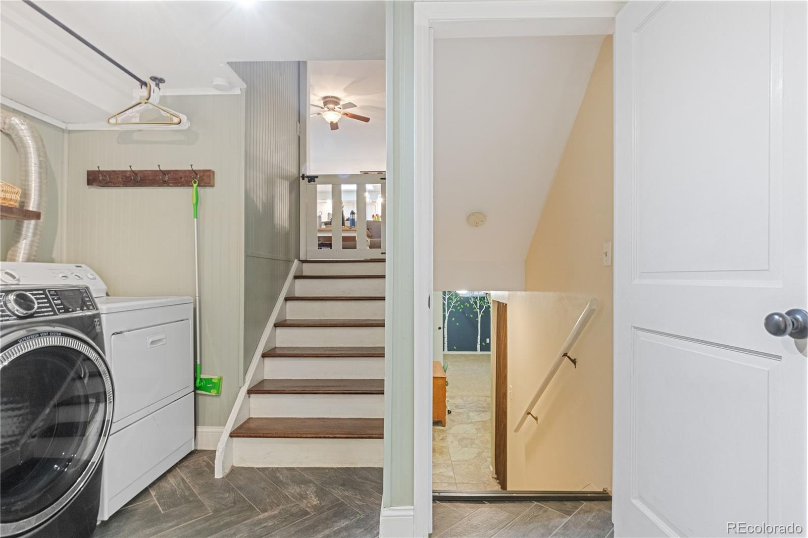 MLS Image #19 for 3326 s geneva street,denver, Colorado