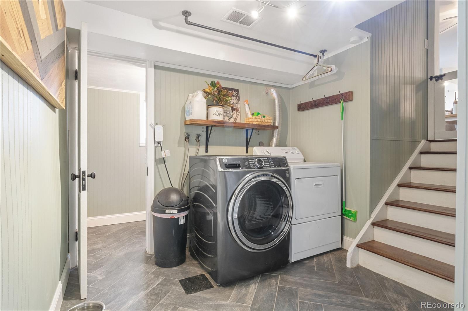 MLS Image #20 for 3326 s geneva street,denver, Colorado