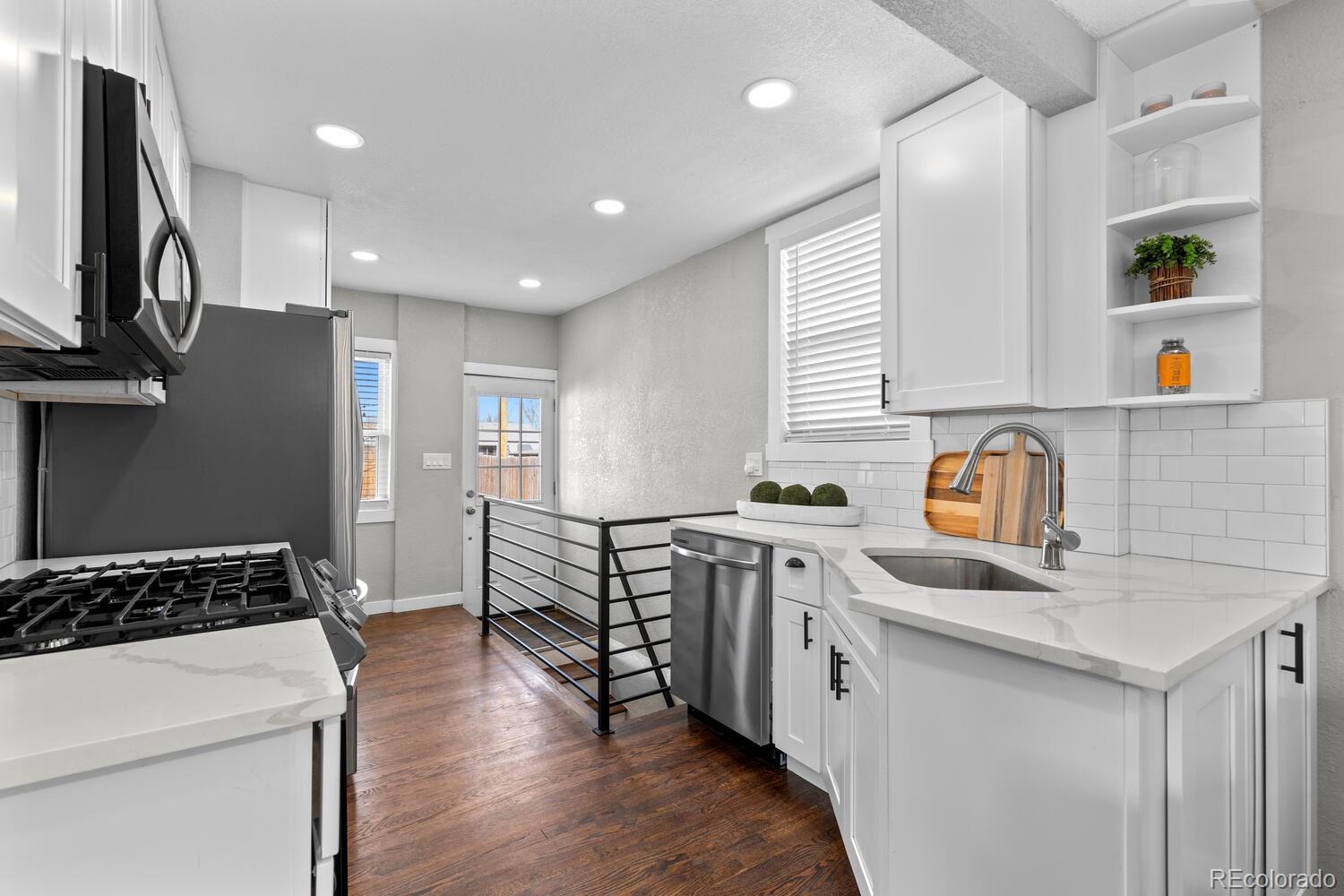 MLS Image #10 for 75 s knox court,denver, Colorado