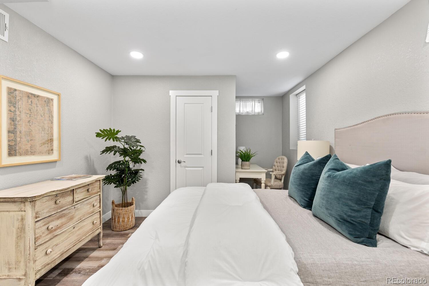 MLS Image #25 for 75 s knox court,denver, Colorado