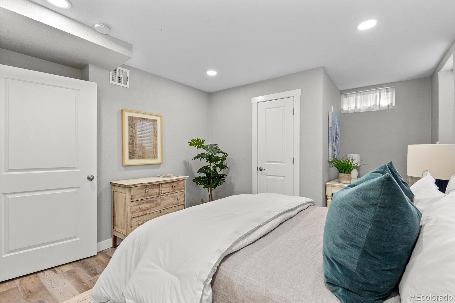 MLS Image #26 for 75 s knox court,denver, Colorado