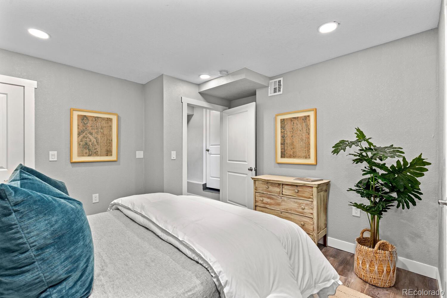 MLS Image #28 for 75 s knox court,denver, Colorado