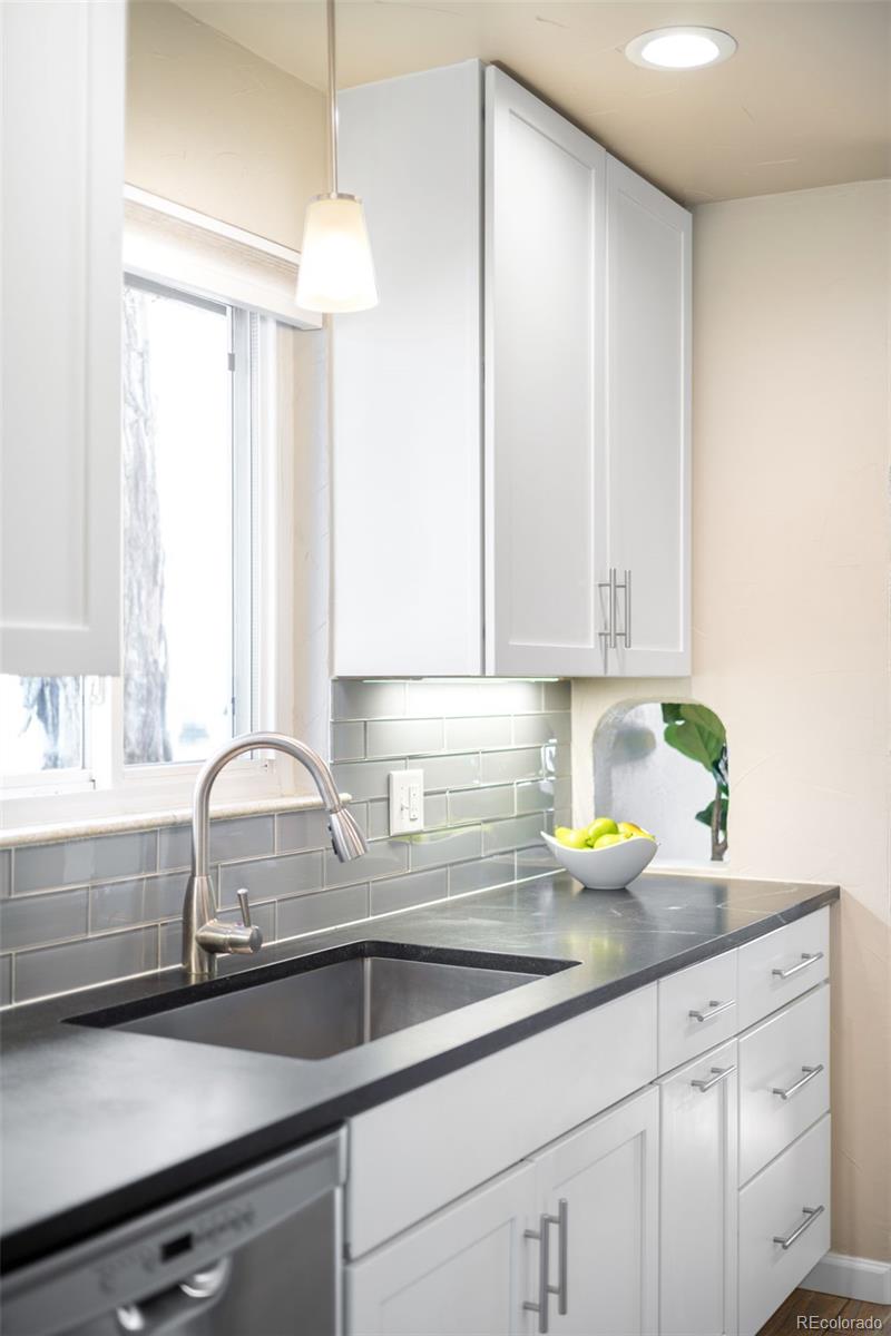 MLS Image #12 for 2686 s gilpin street,denver, Colorado