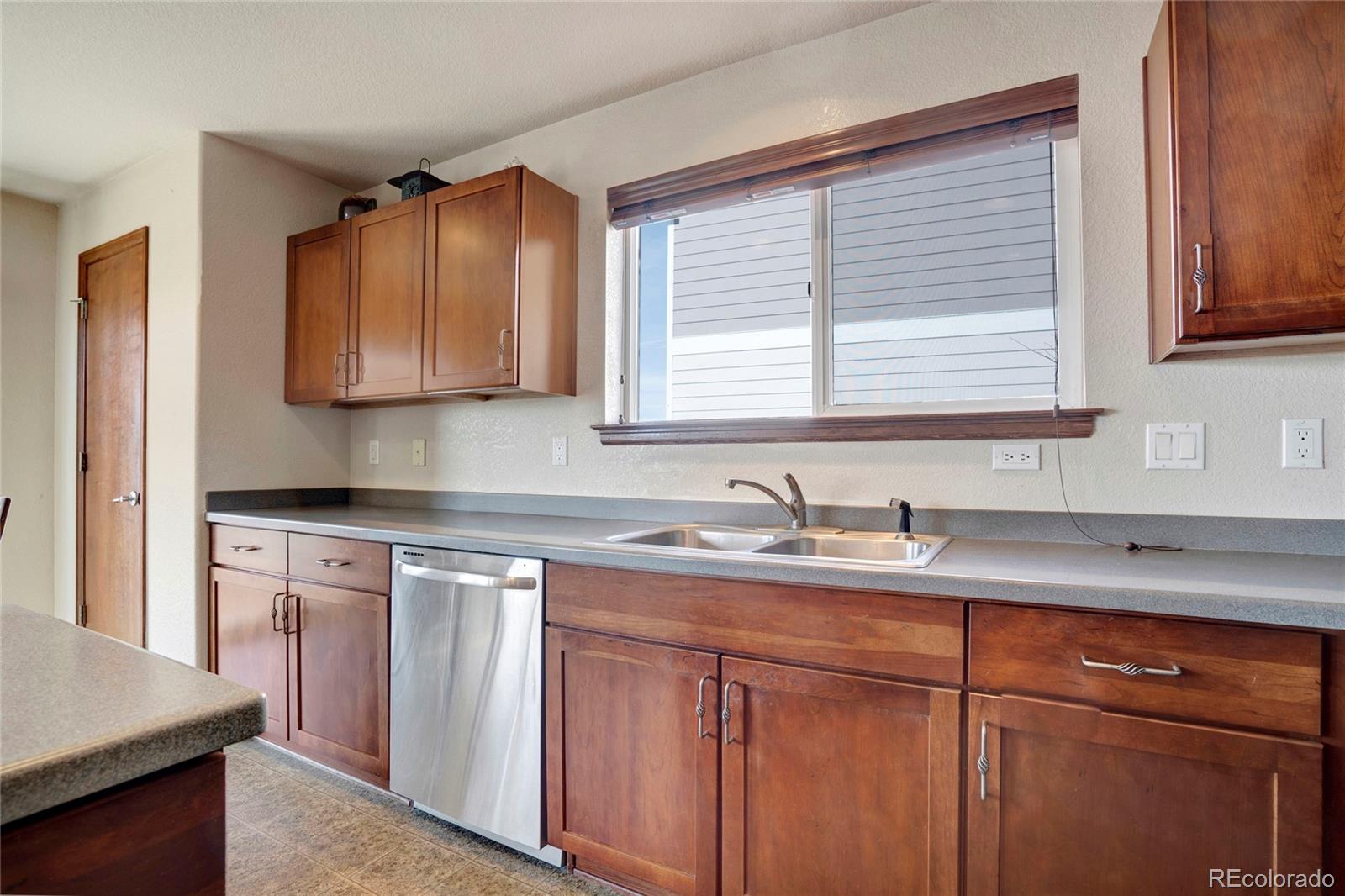 MLS Image #9 for 5511  kittredge street,denver, Colorado