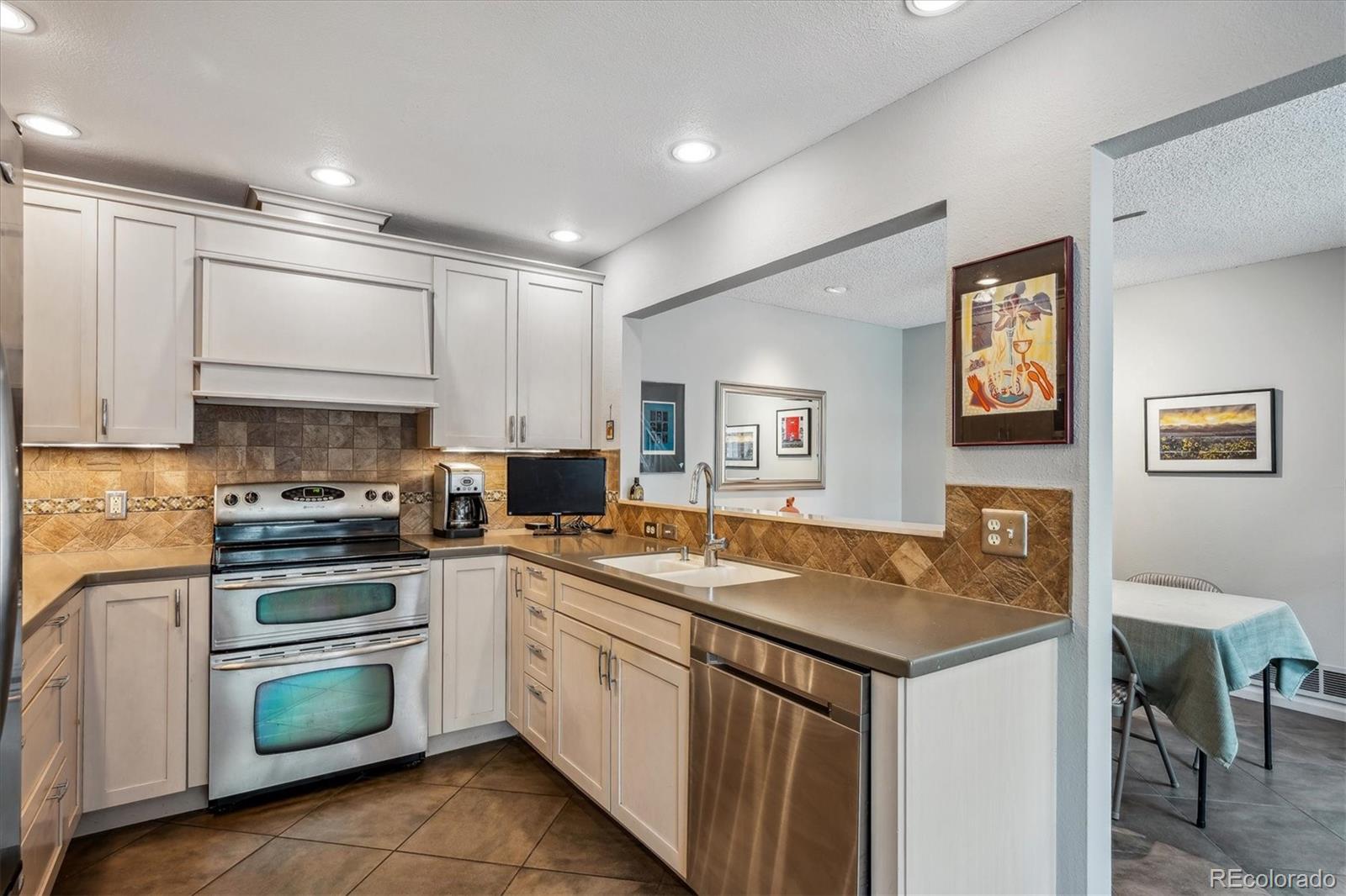 MLS Image #10 for 1563 s trenton court,denver, Colorado