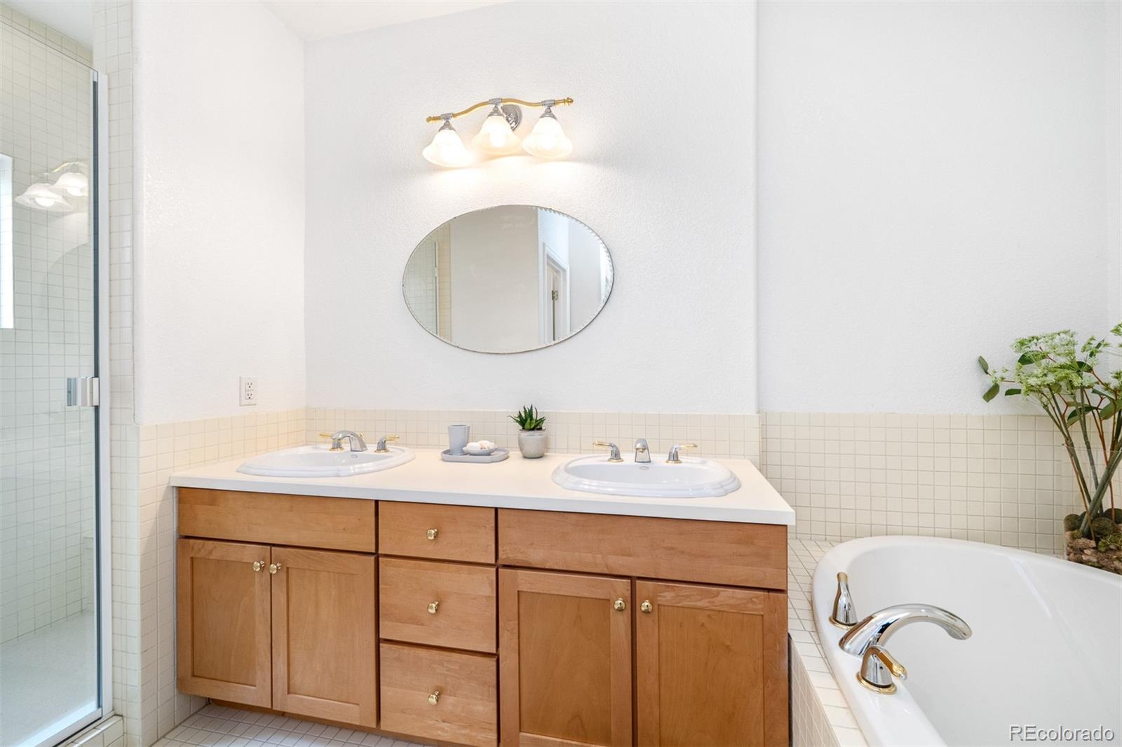 MLS Image #13 for 2304 s holly street,denver, Colorado