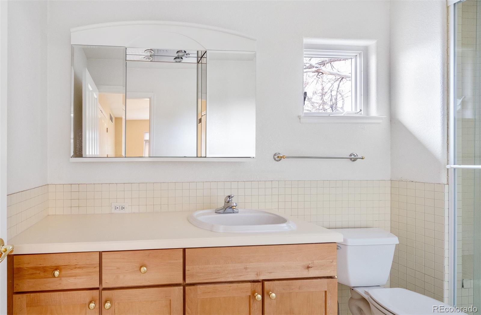 MLS Image #16 for 2304 s holly street,denver, Colorado