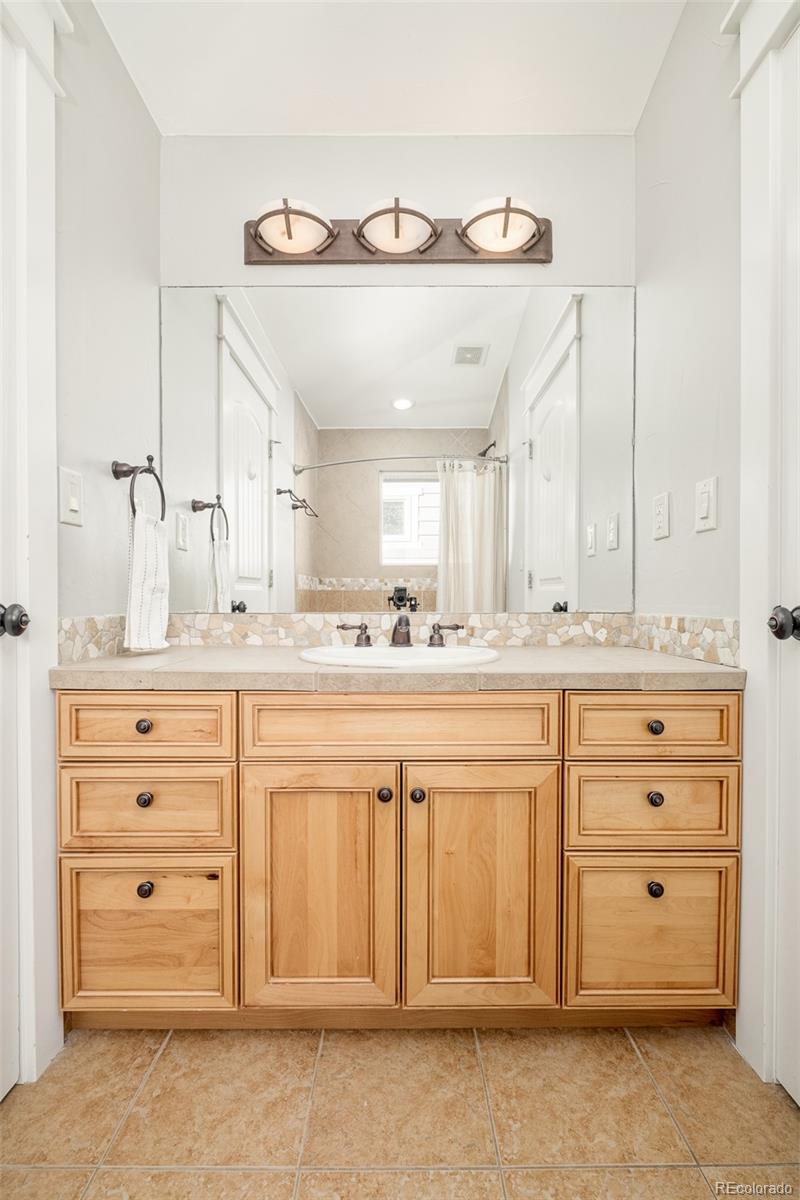 MLS Image #26 for 449 n pearl street,denver, Colorado