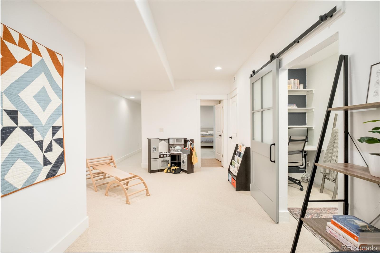 MLS Image #29 for 449 n pearl street,denver, Colorado