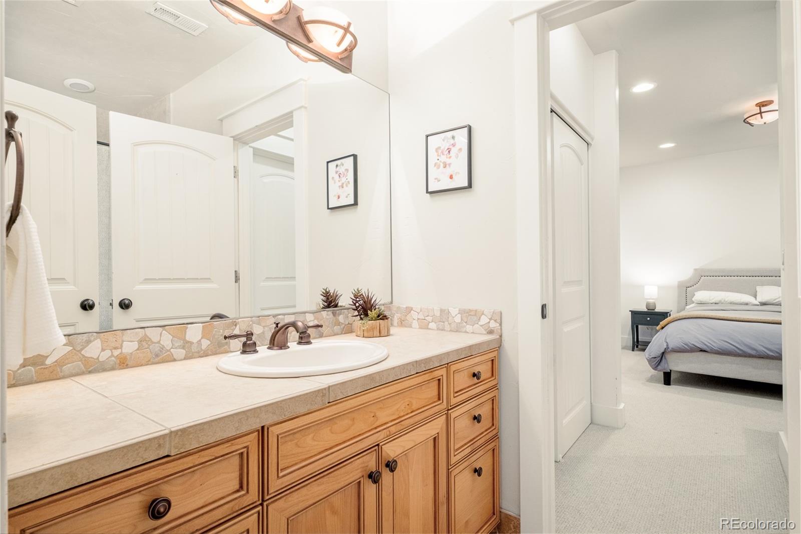 MLS Image #31 for 449 n pearl street,denver, Colorado