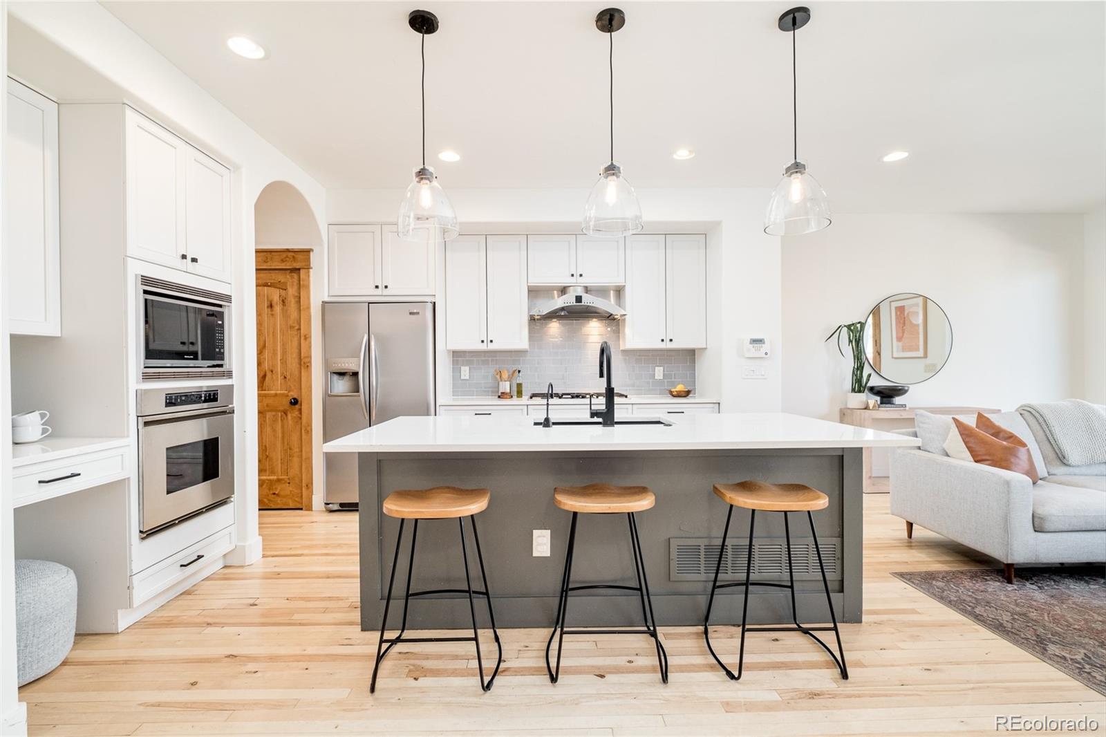 MLS Image #9 for 449 n pearl street,denver, Colorado