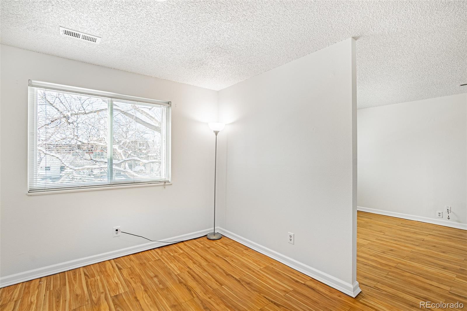 MLS Image #11 for 1180 s monaco parkway,denver, Colorado