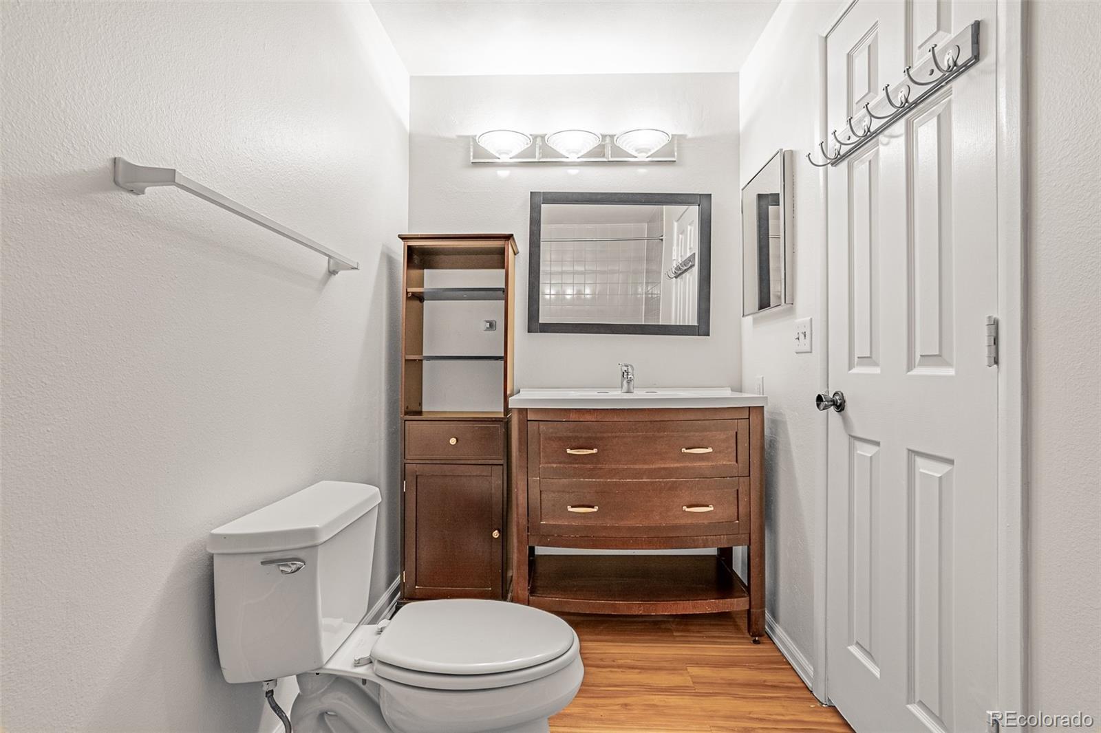 MLS Image #16 for 1180 s monaco parkway,denver, Colorado